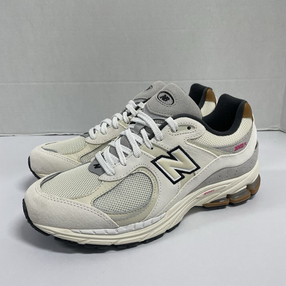 New Balance 2002R Warm Alpaca M2002RQW Size 8 Men White Suede Workout Sneakers